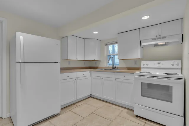 $274,900 | 56733 Grand River Avenue, New Hudson, MI 48165