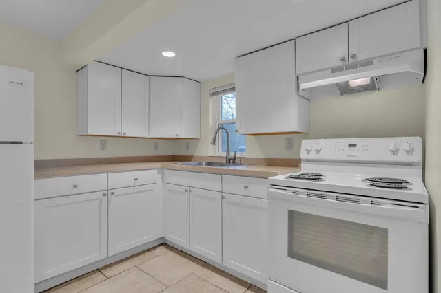 $274,900 | 56733 Grand River Avenue, New Hudson, MI 48165