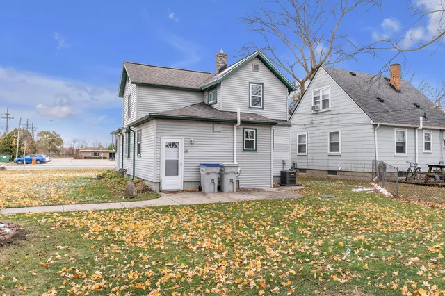 $274,900 | 56733 Grand River Avenue, New Hudson, MI 48165