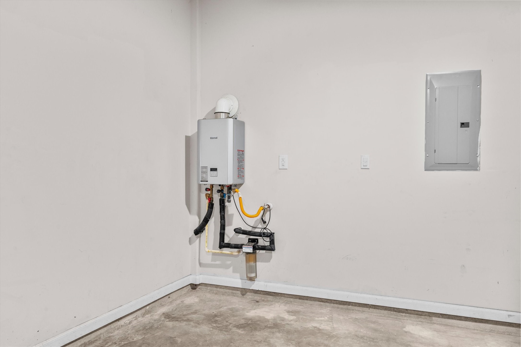 39 Courageous Side Way Magnolia, TX 77354 - Photo 24 of 44 energy-efficient construction, on-demand water heater, and full irrigation system