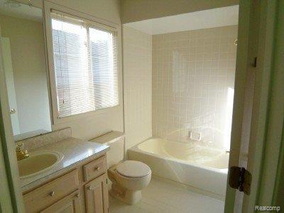 107 Regal Avenue, Unit 11 Rochester, MI 48307 - Photo 11 of 15 bathroomk 1