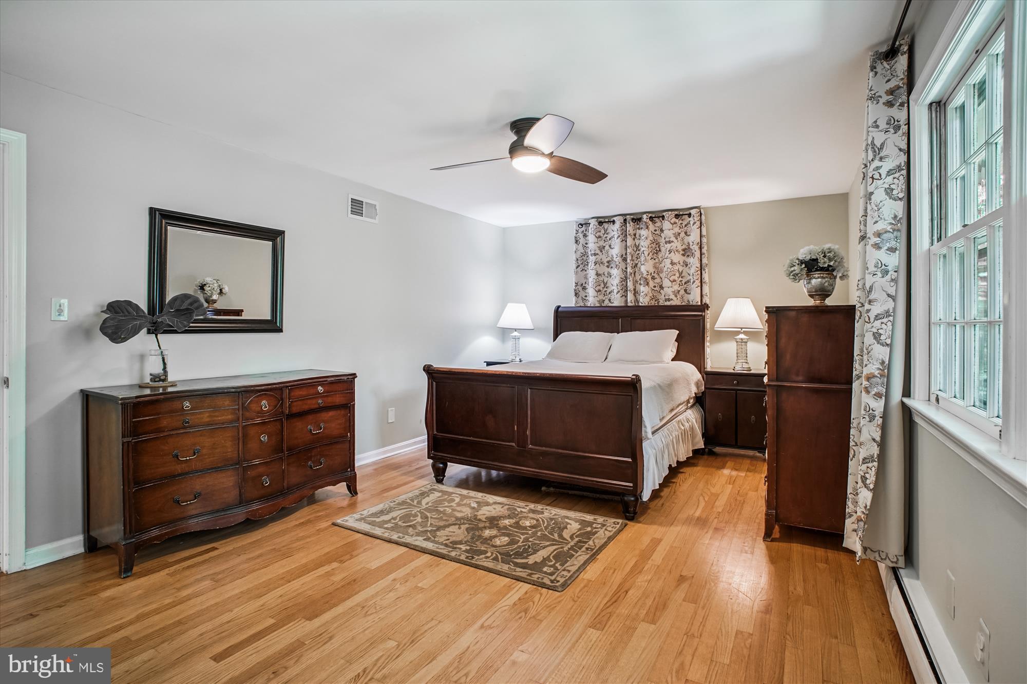 3818 North Ridgeview Road Arlington, VA 22207 - Photo 20 of 56 Primary Bedroom