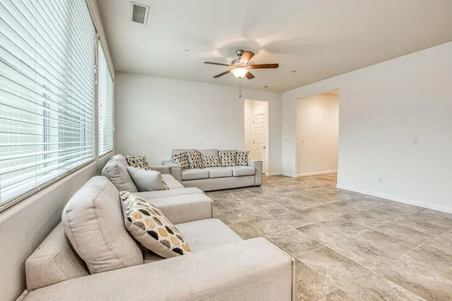 $449,900 | 2143 Lombard Lane, Clovis, CA 93619