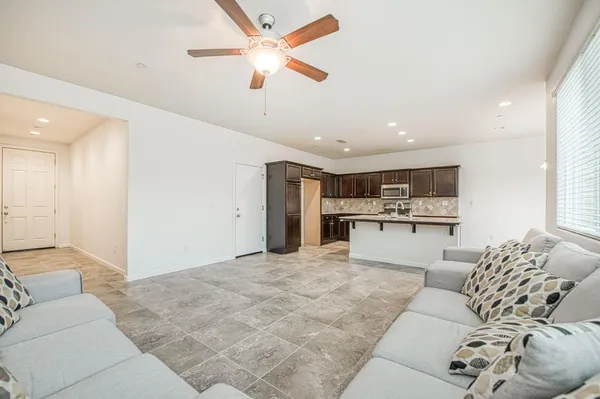 $439,900 | 2143 Lombard Lane, Clovis, CA 93619