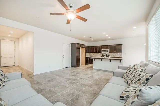 $449,900 | 2143 Lombard Lane, Clovis, CA 93619