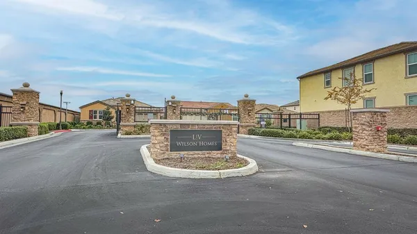 $439,900 | 2143 Lombard Lane, Clovis, CA 93619