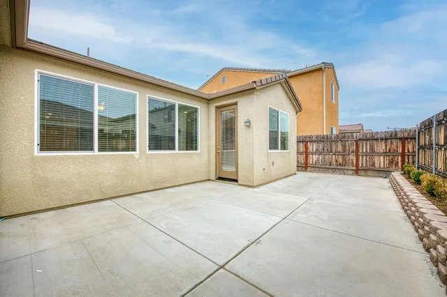 $449,900 | 2143 Lombard Lane, Clovis, CA 93619