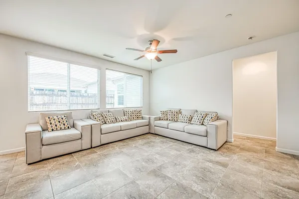 $439,900 | 2143 Lombard Lane, Clovis, CA 93619