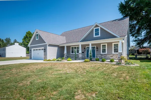 $500,000 | 1004 Florence Street, Belpre, OH 45714