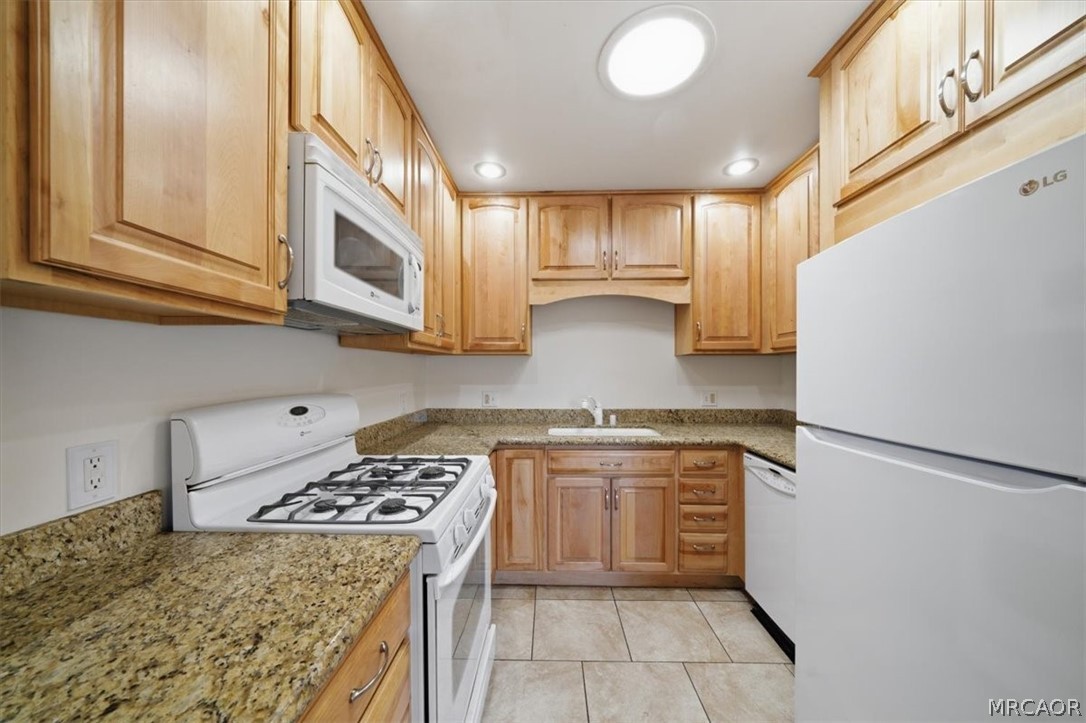 718 Bluejay Road Big Bear Lake, CA 92315 - Photo 3 of 23