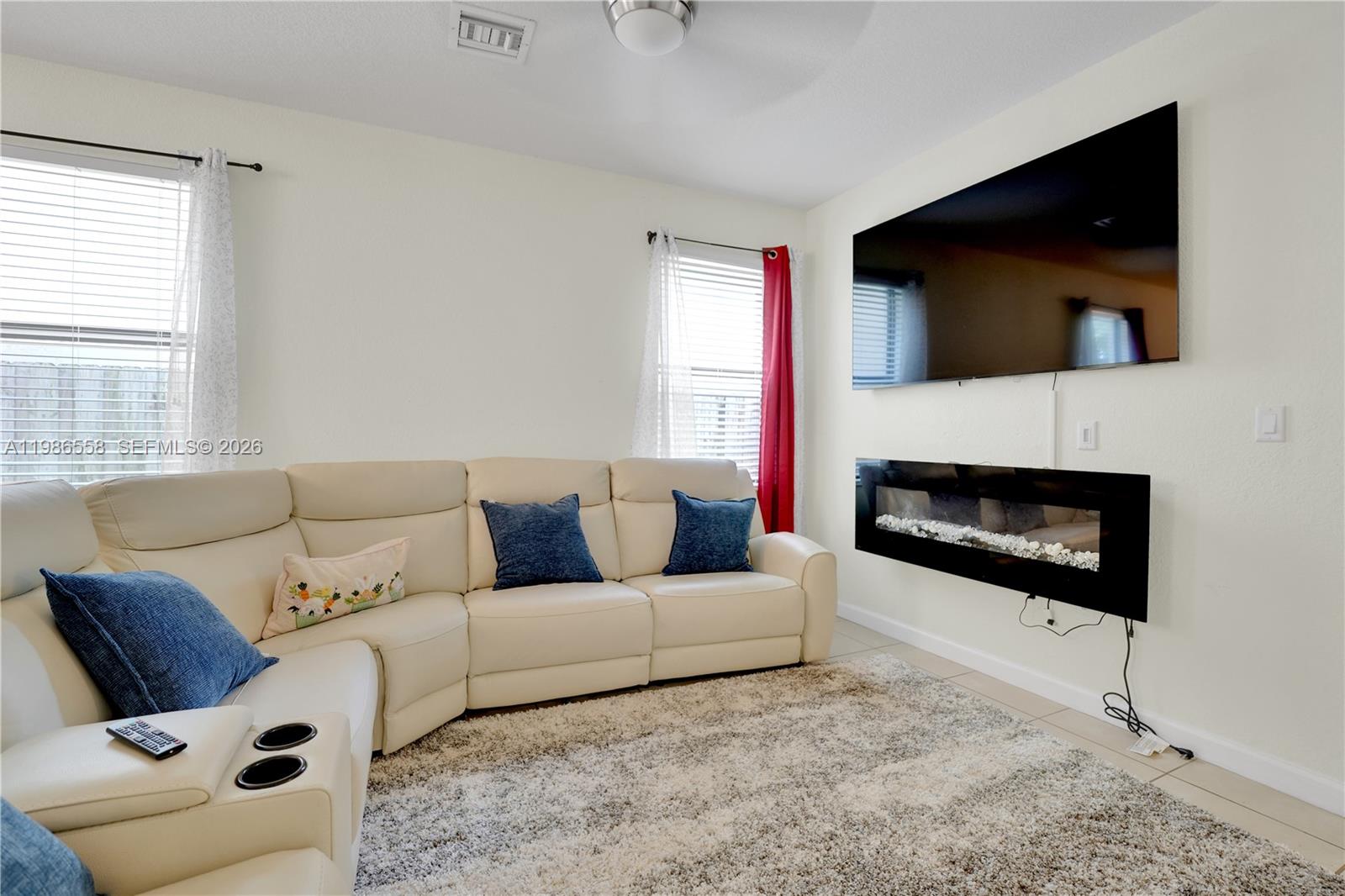 101 Northeast 37th Place Homestead, FL 33033 - Photo 3 of 26