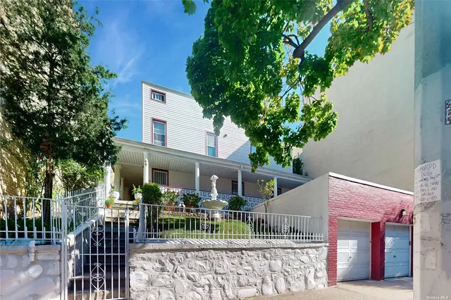 $4,000,000 | 32-25 30th Street | Astoria