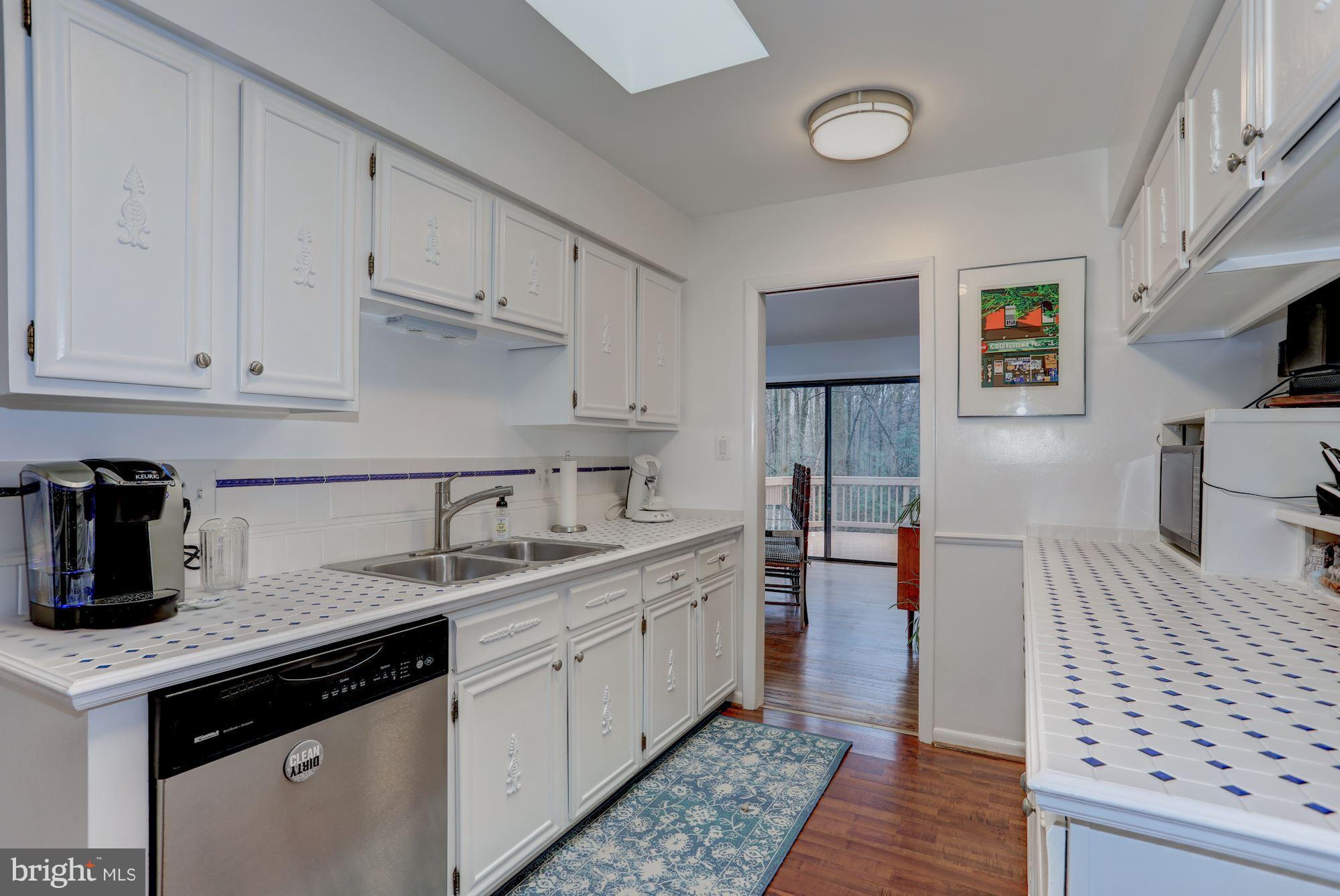 2079 Amberjack Court Reston, VA 20191 - Photo 12 of 30 Kitchen
