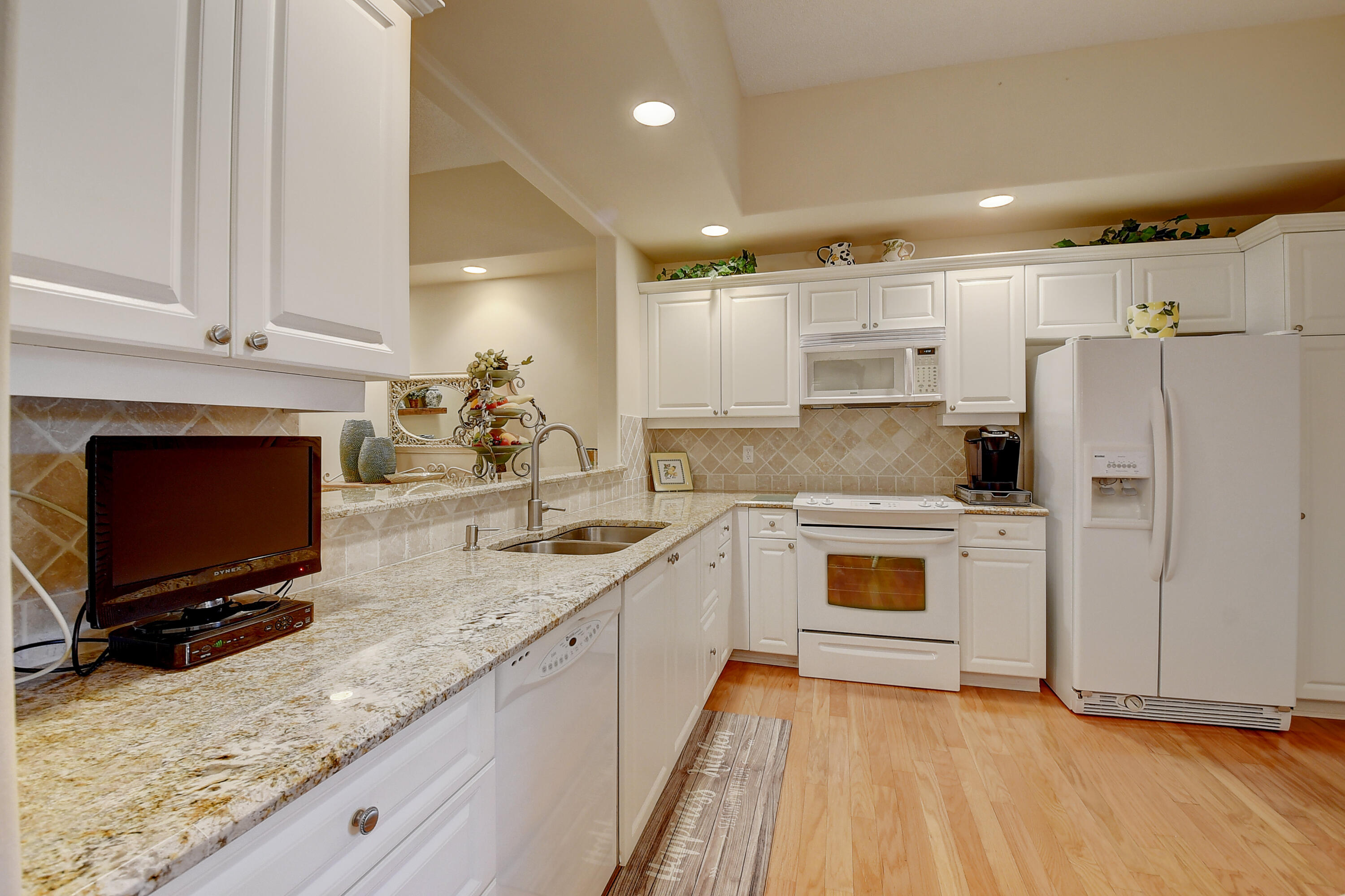 19867 Planters Boulevard, Unit A Boca Raton, FL 33434 - Photo 11 of 79 DSC_8846_47_48_49_50