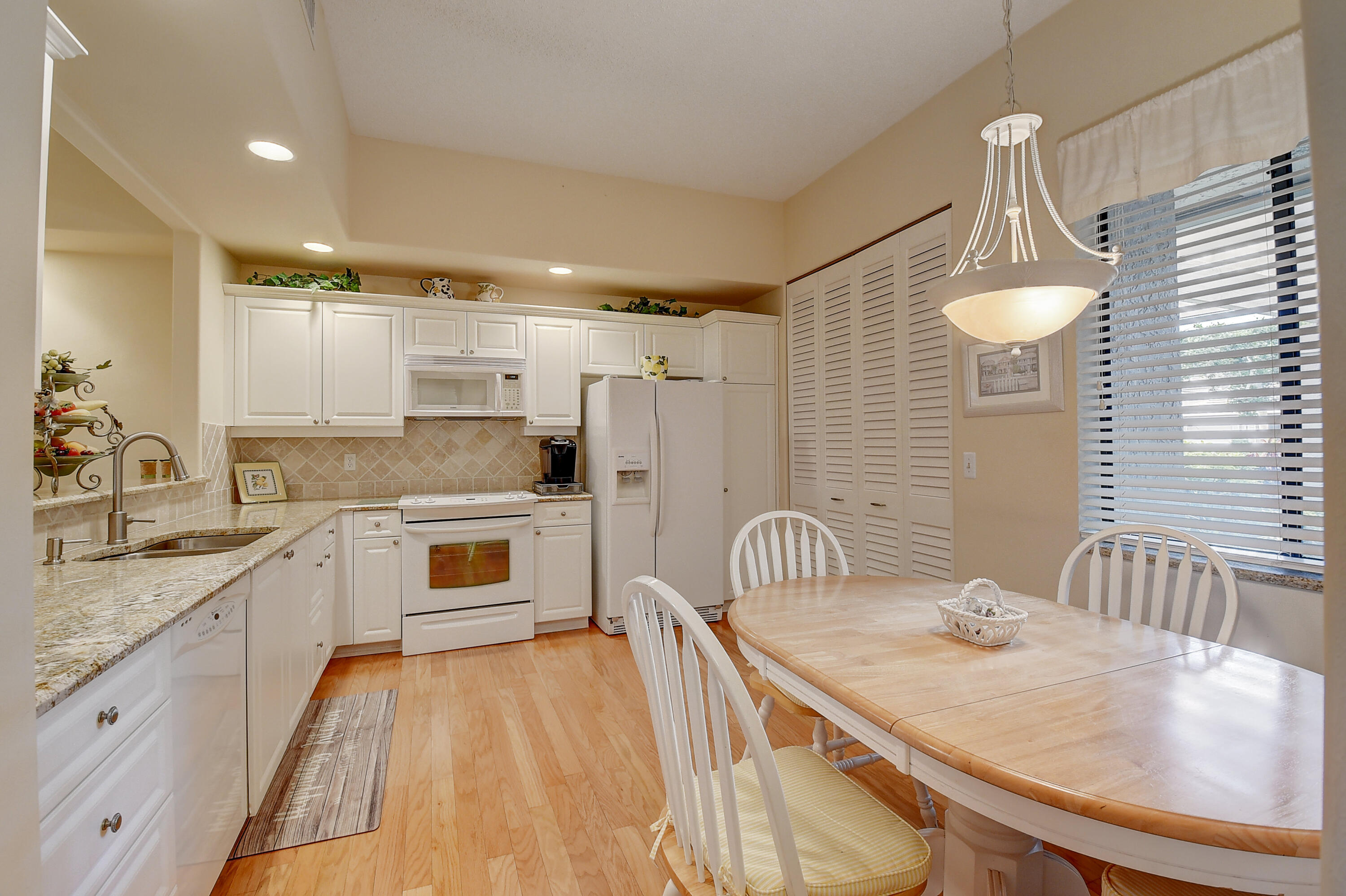 19867 Planters Boulevard, Unit A Boca Raton, FL 33434 - Photo 10 of 79 DSC_8841_2_3_4_5