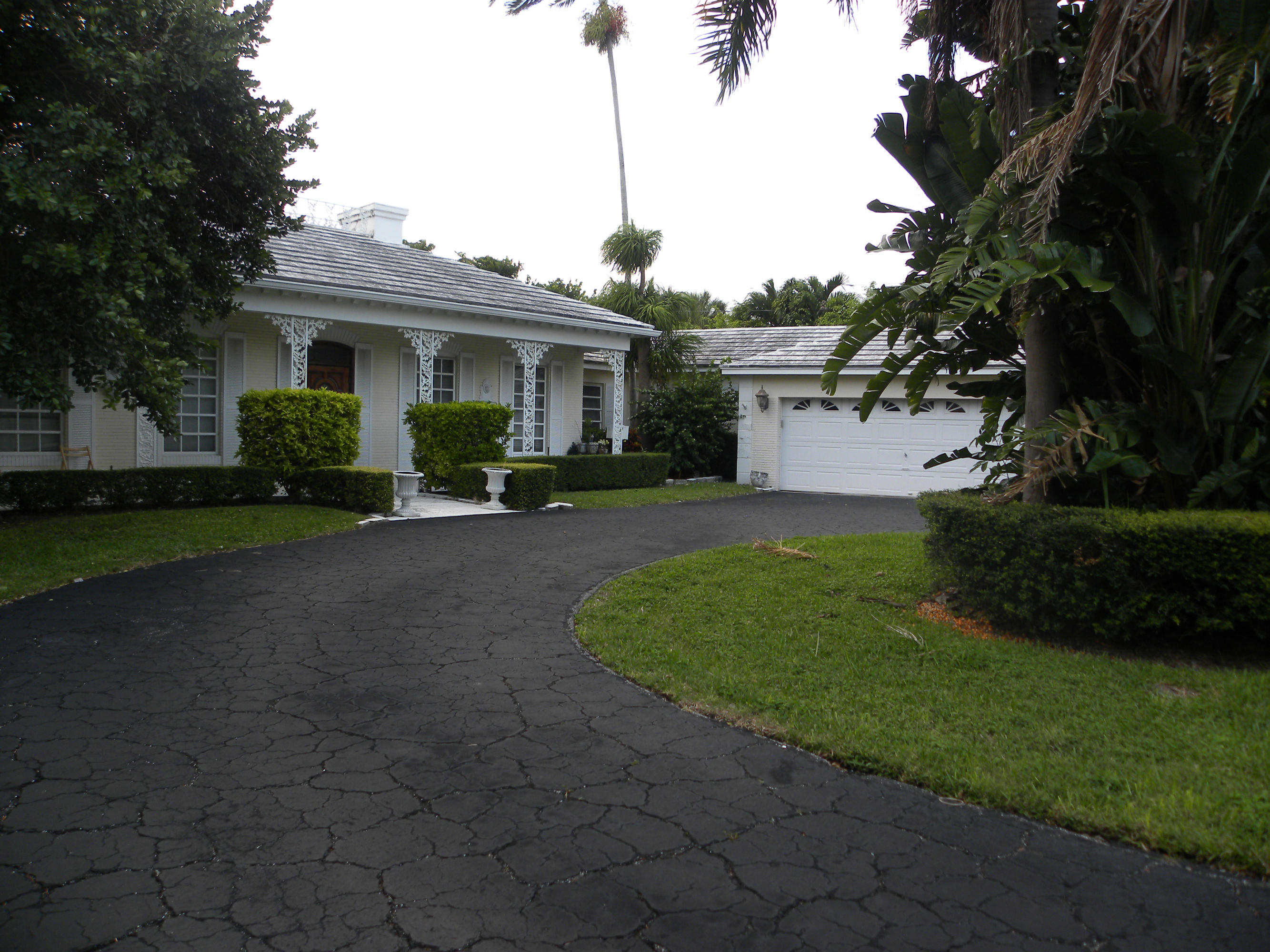 1401 Cocoanut Road Boca Raton, FL 33432 - Photo 2 of 17 Front