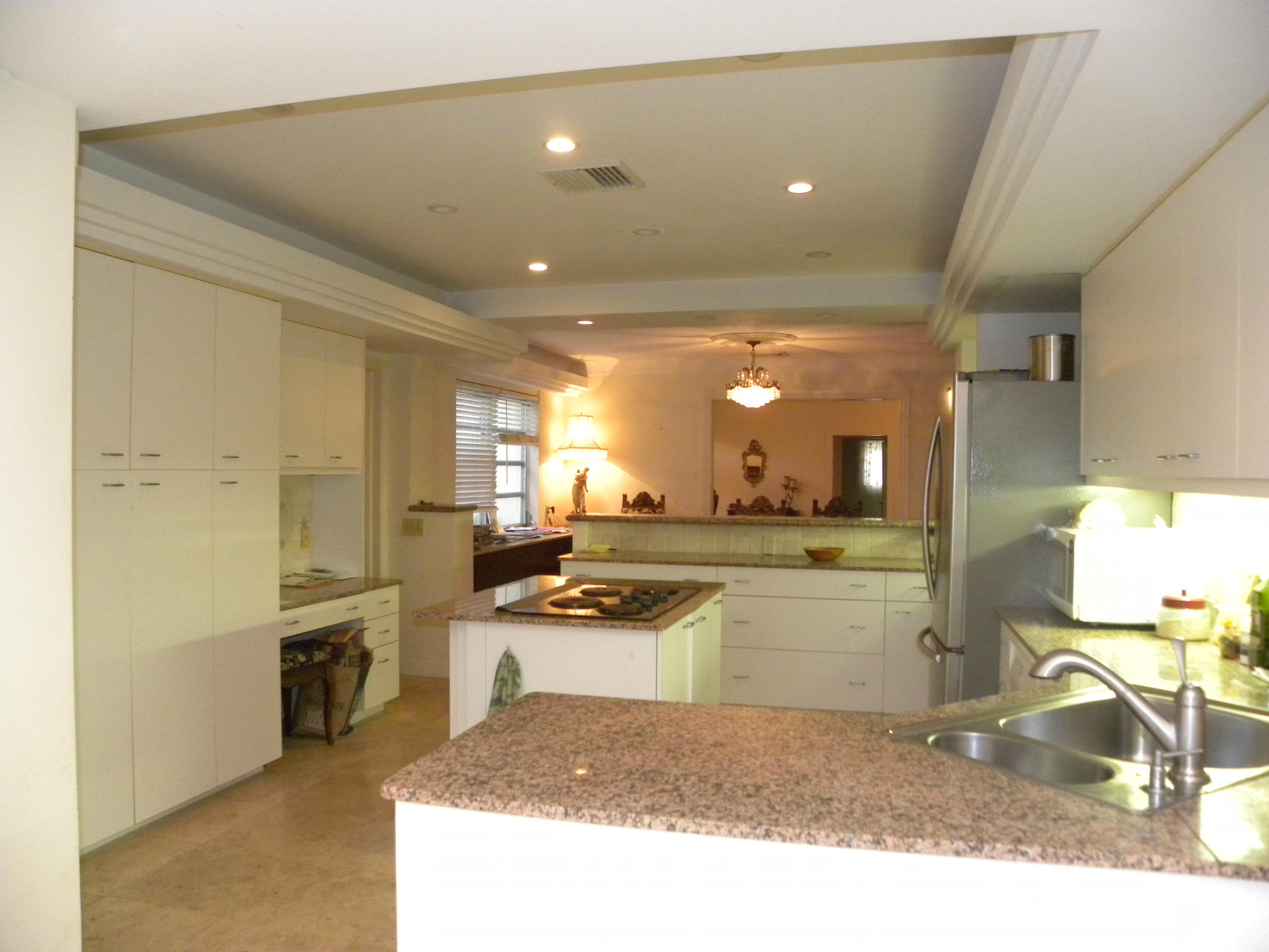 1401 Cocoanut Road Boca Raton, FL 33432 - Photo 5 of 17 Kitchen