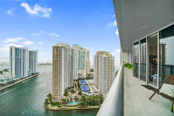 $5,750 | 495 Brickell Avenue, Unit 2804, Miami, FL 33131