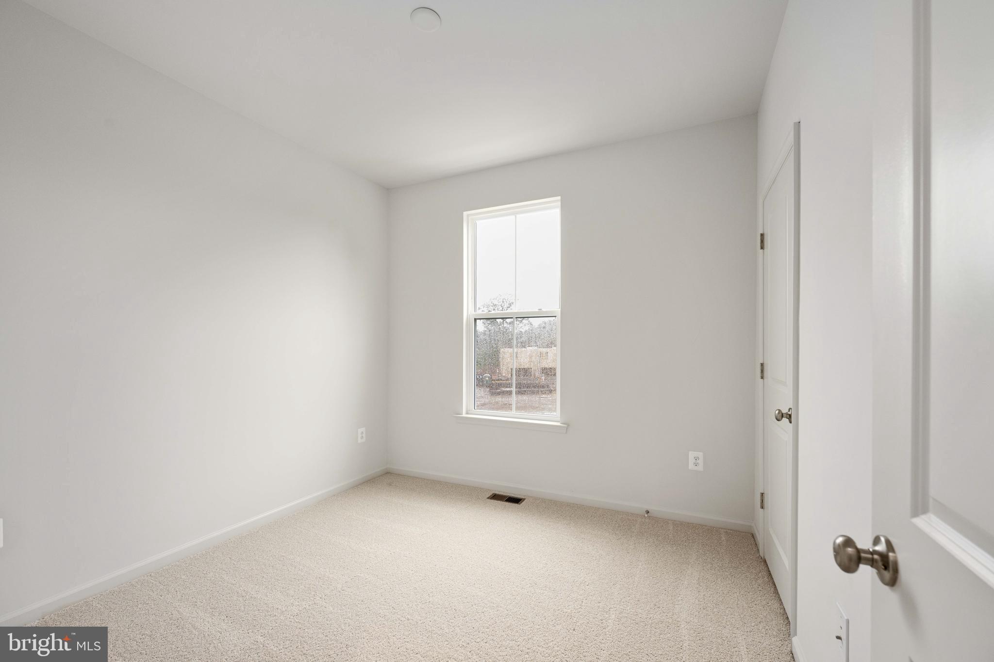 10114 Queens Way Manassas, VA 20110 - Photo 37 of 56 an empty room with a window
