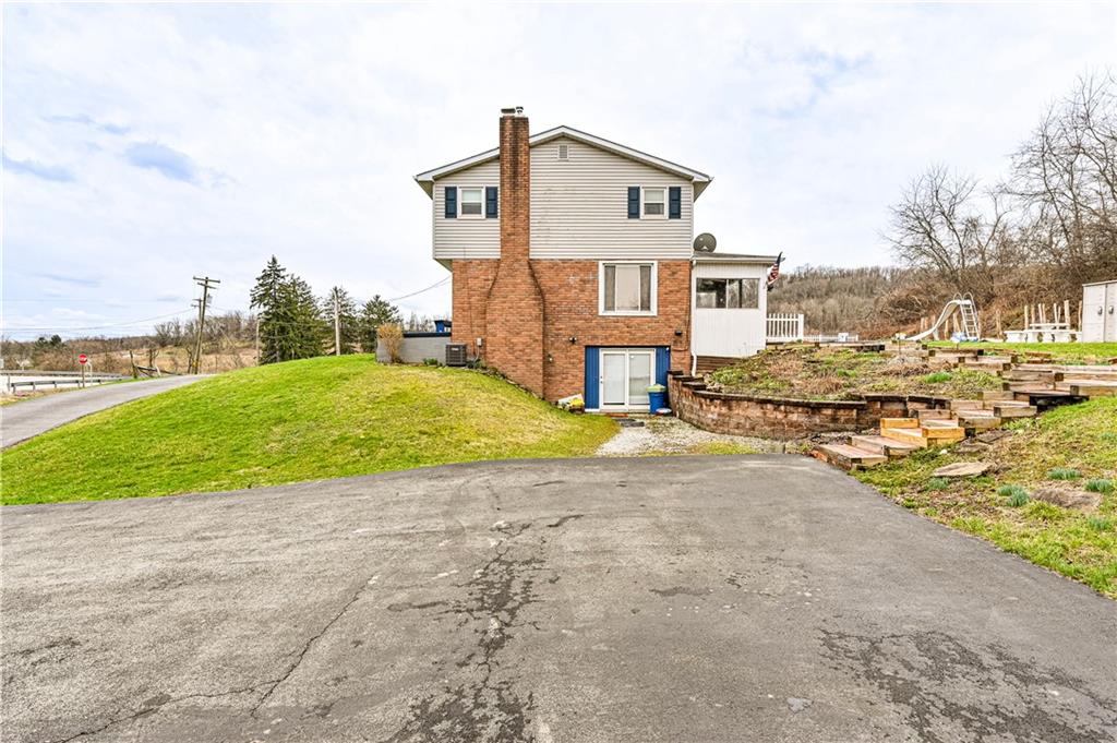 687 Middletown Road New Stanton, PA 15672 - Photo 6 of 42 Lots of parking