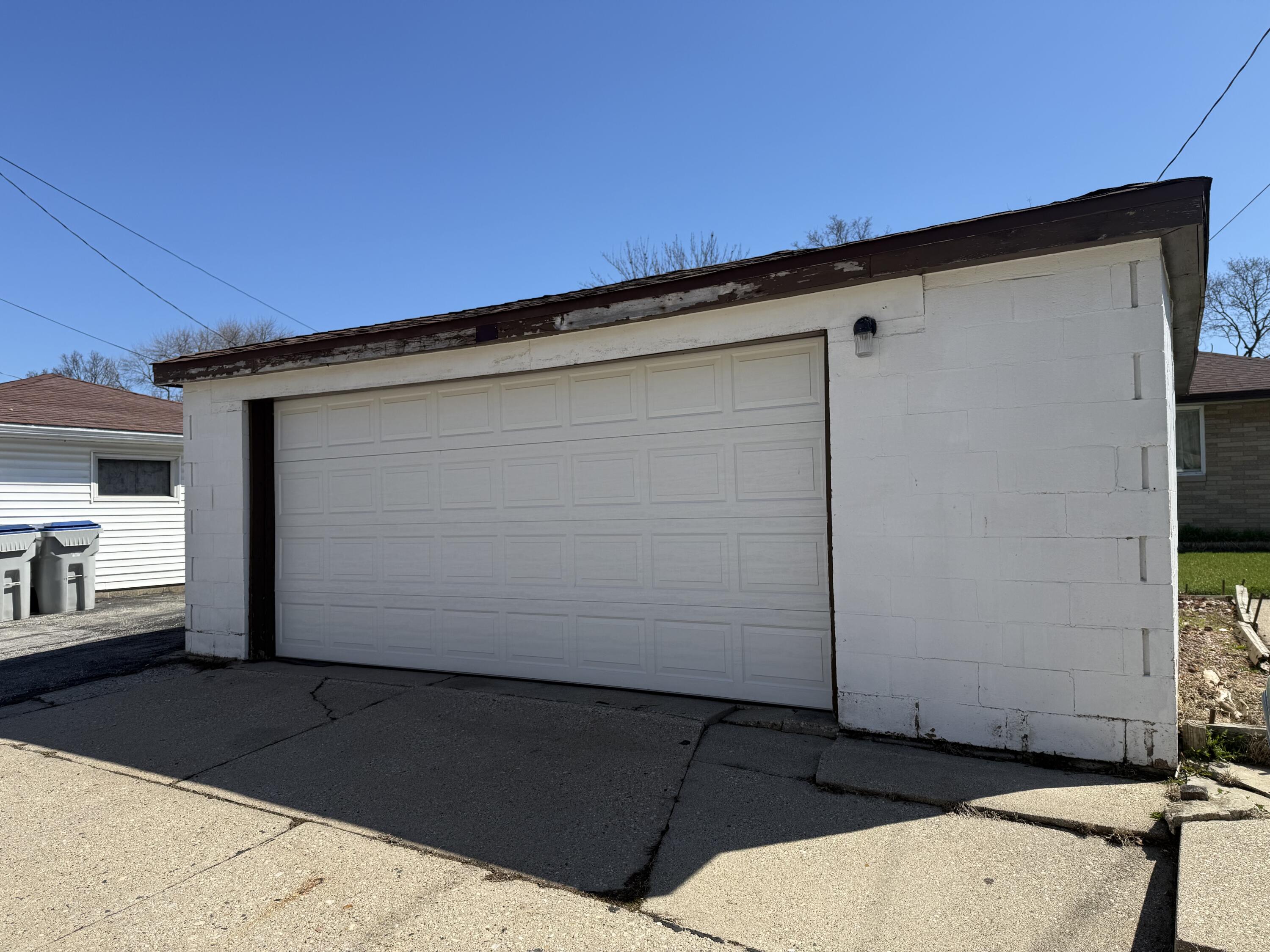 4925 North 65th Street Milwaukee, WI 53218 - Photo 13 of 20 2.5 Car Garage!