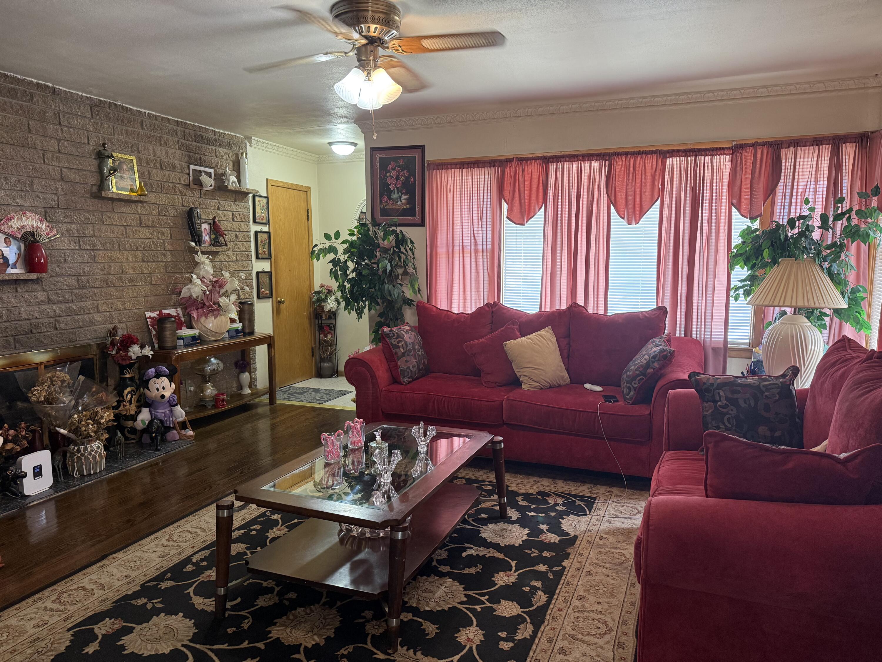 4925 North 65th Street Milwaukee, WI 53218 - Photo 3 of 20 Living Room