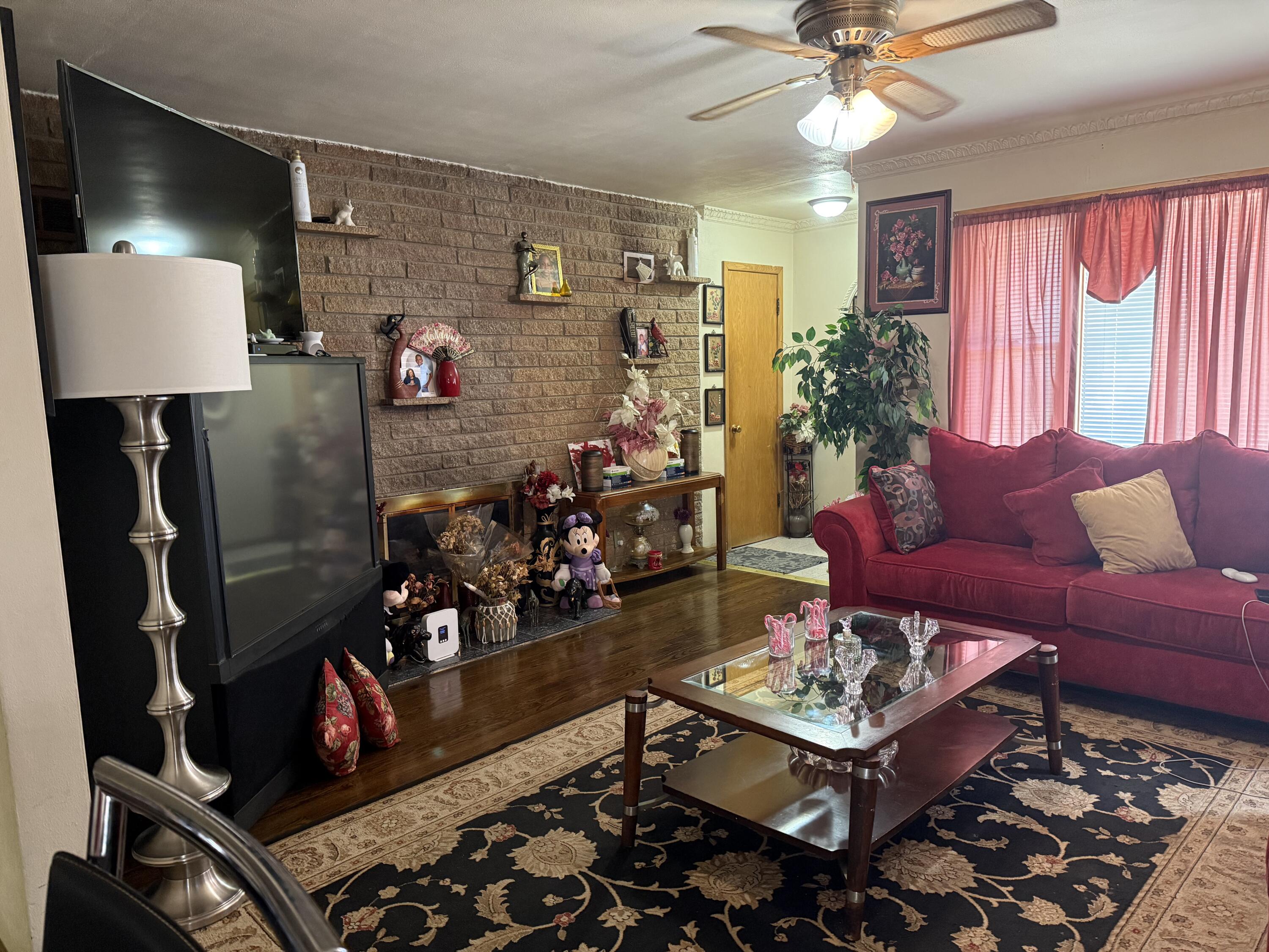 4925 North 65th Street Milwaukee, WI 53218 - Photo 4 of 20 Living Room