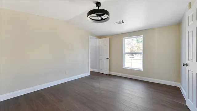 $1,500 | 65 County Road 5002, Cleveland, TX 77327