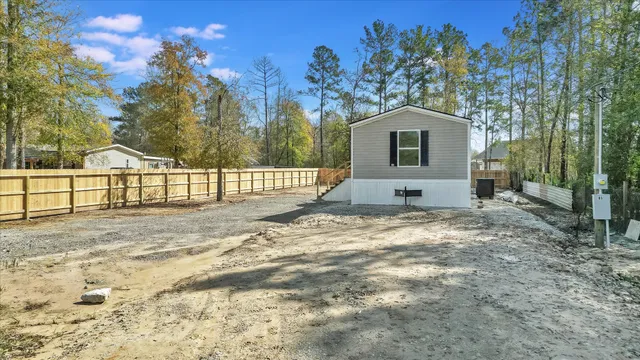 $1,500 | 65 County Road 5002, Cleveland, TX 77327