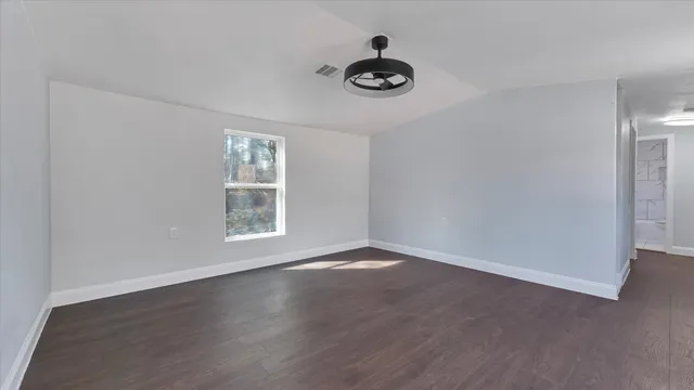 $1,500 | 65 County Road 5002, Cleveland, TX 77327