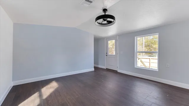 $1,500 | 65 County Road 5002, Cleveland, TX 77327