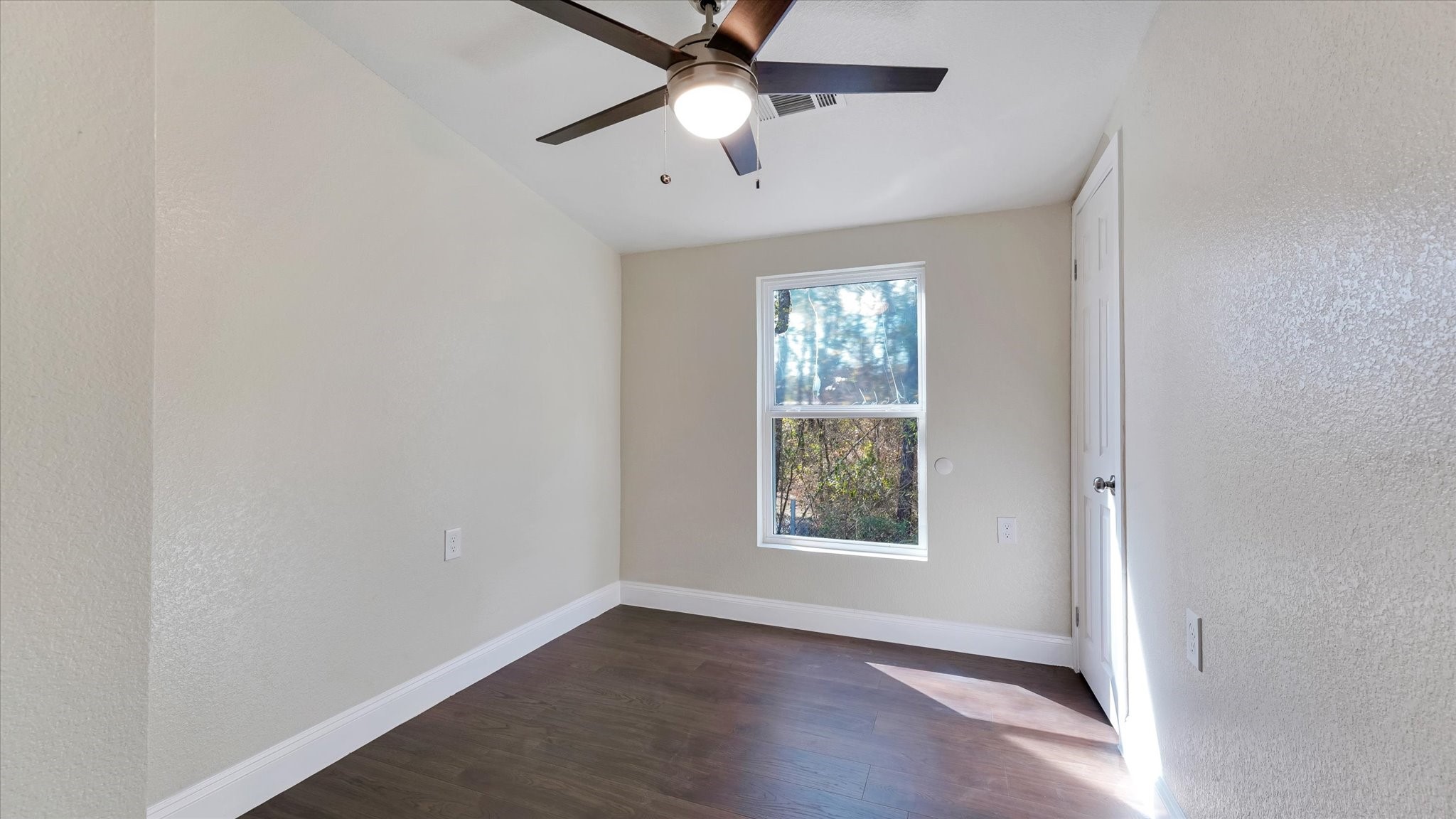 65 County Road 5002 Cleveland, TX 77327 - Photo 10 of 35