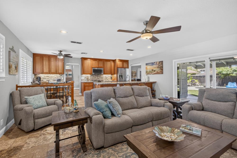 3812 Dell Road Carmichael, CA 95608 - Photo 23 of 64