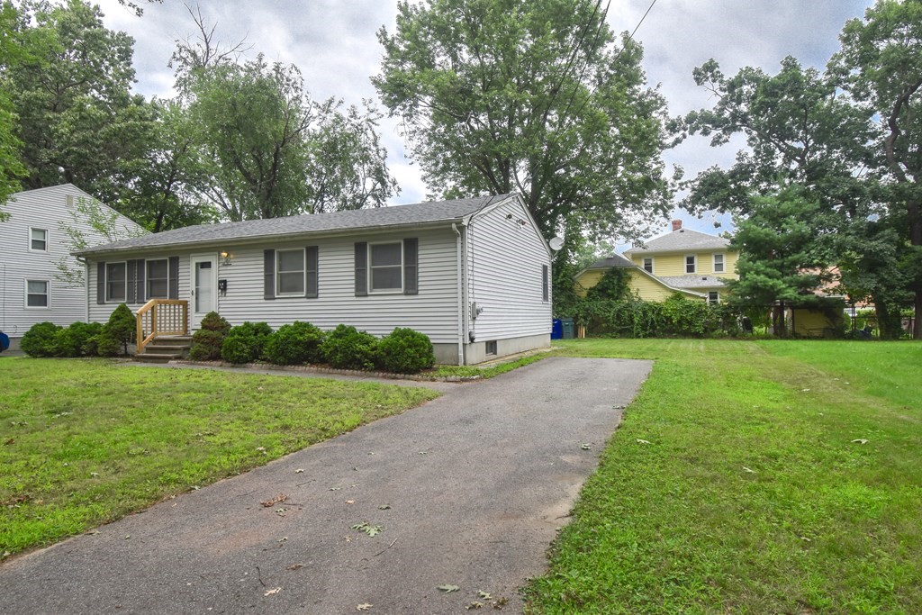 19 Humbert Street Springfield, MA 01109 - Photo 3 of 42 Gallery Image 3