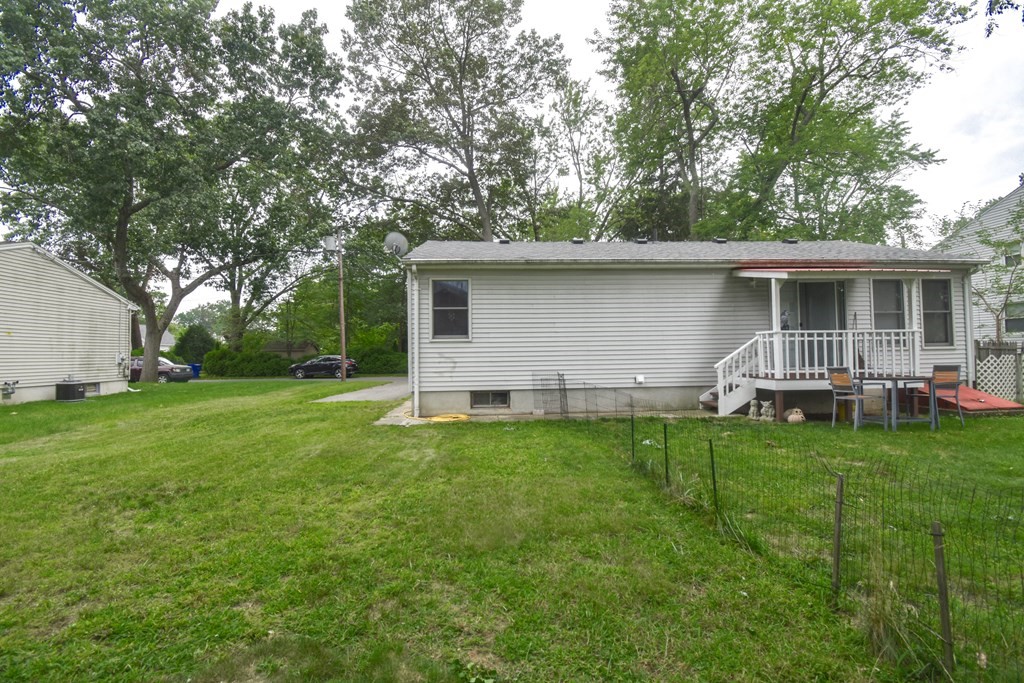 19 Humbert Street Springfield, MA 01109 - Photo 5 of 42 Gallery Image 5