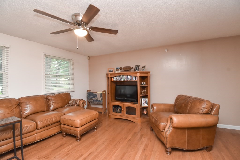 19 Humbert Street Springfield, MA 01109 - Photo 10 of 42 Gallery Image 10