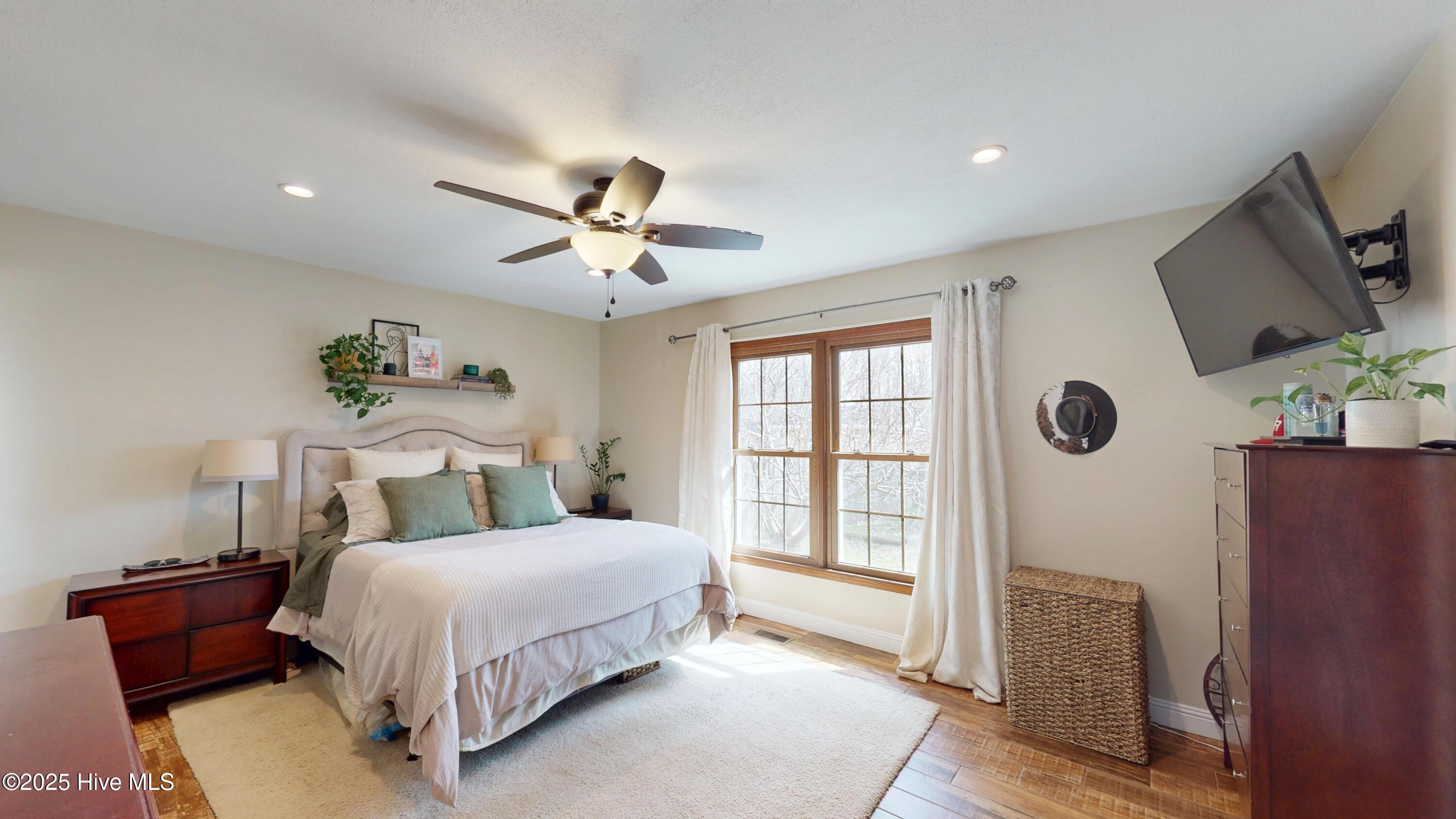 109 Huntcliff Road New Bern, NC 28560 - Photo 27 of 28 109-Huntcliff-Rd-03042025_184225