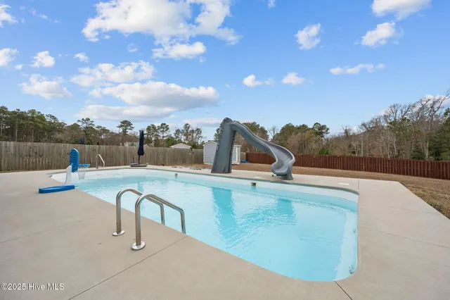 $605,000 | 207 Knightheads Drive, Swansboro, NC 28584
