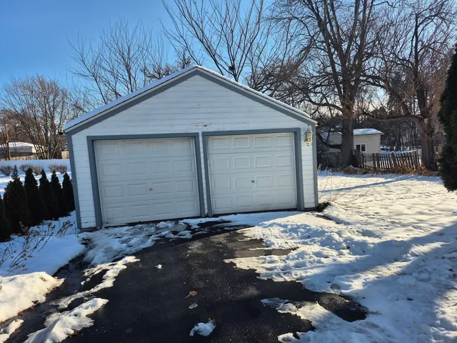 $2,000 | 429 South Street, Unit 1, Elgin, IL 60123