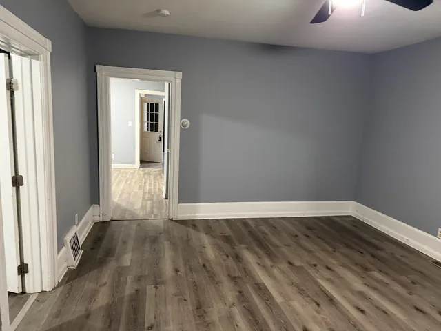 $2,000 | 429 South Street, Unit 1, Elgin, IL 60123