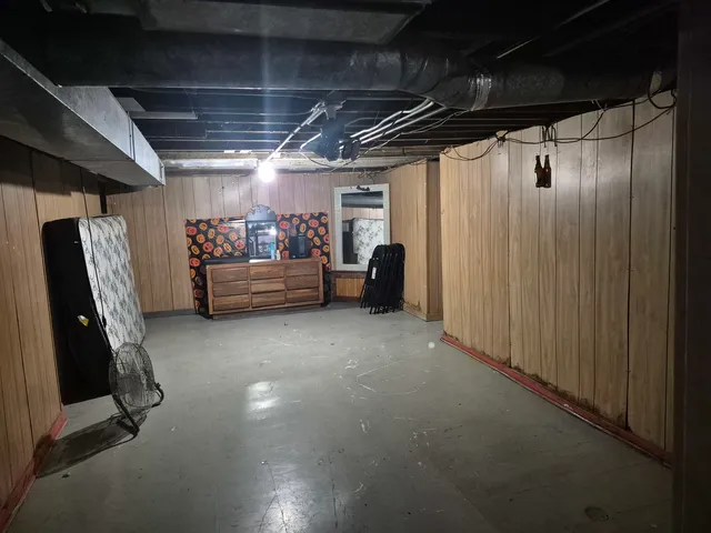 $2,000 | 429 South Street, Unit 1, Elgin, IL 60123