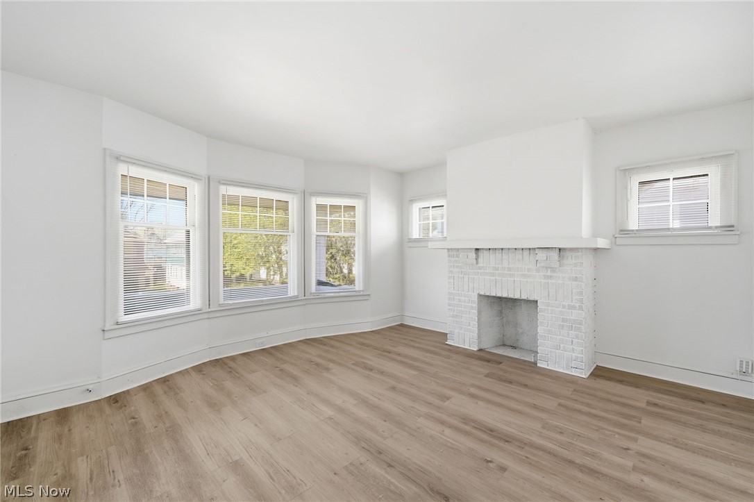 829 Helmsdale Road Cleveland, OH 44112 - Photo 8 of 26