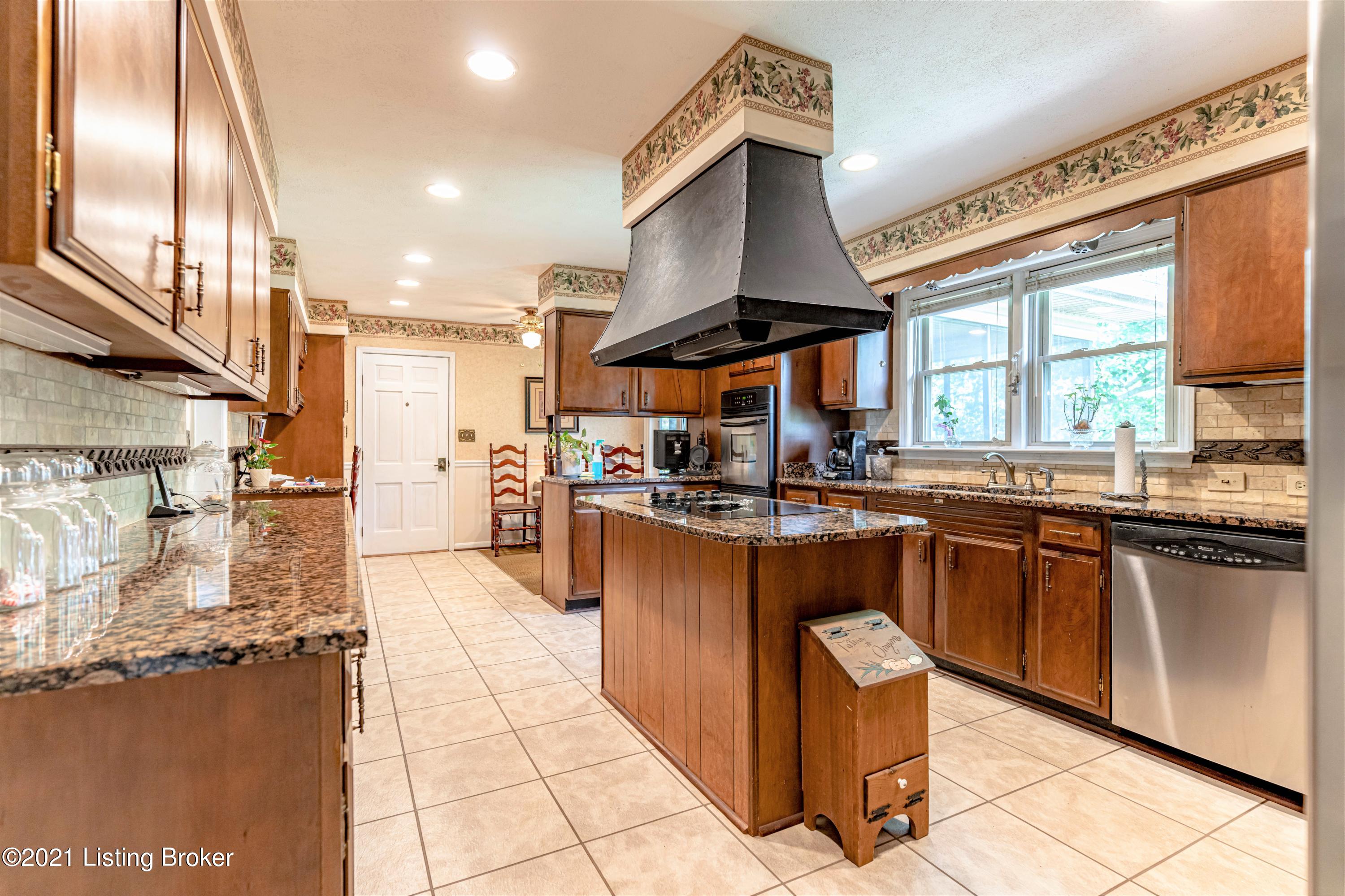 338 Logan Road Bagdad, KY 40003 - Photo 9 of 46 Kitchen