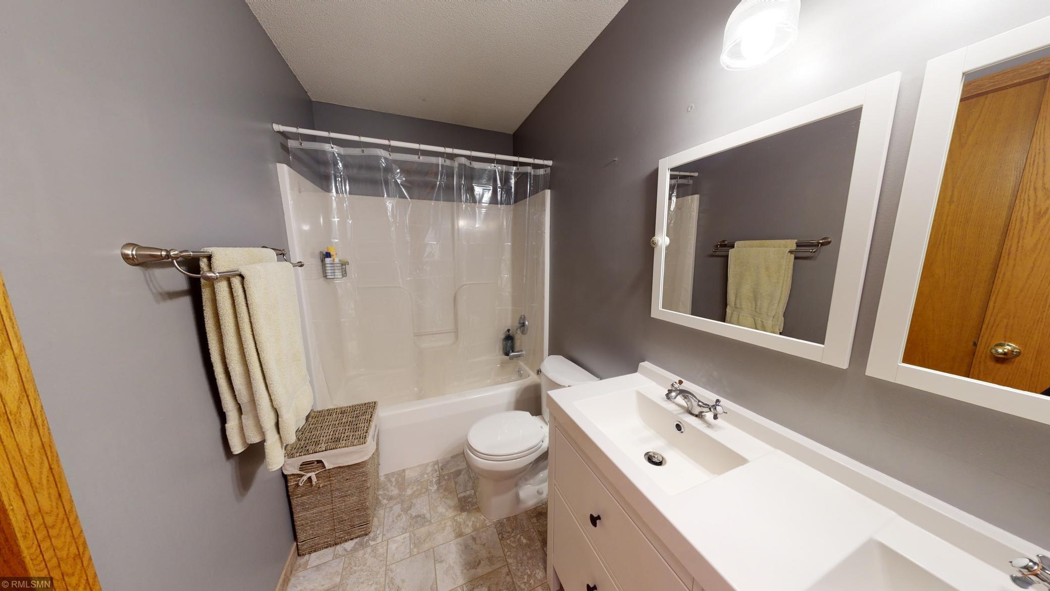 3834 Strathmore Lane Southeast Rochester, MN 55904 - Photo 9 of 21 Gallery Image 9