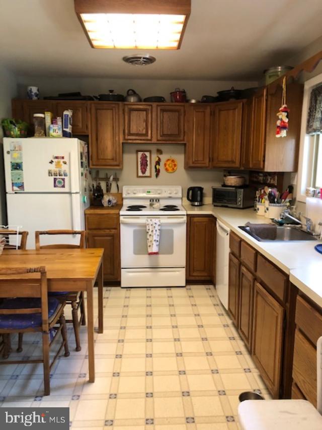 5221 Wyoming Road Bethesda, MD 20816 - Photo 14 of 24 KITCHEN