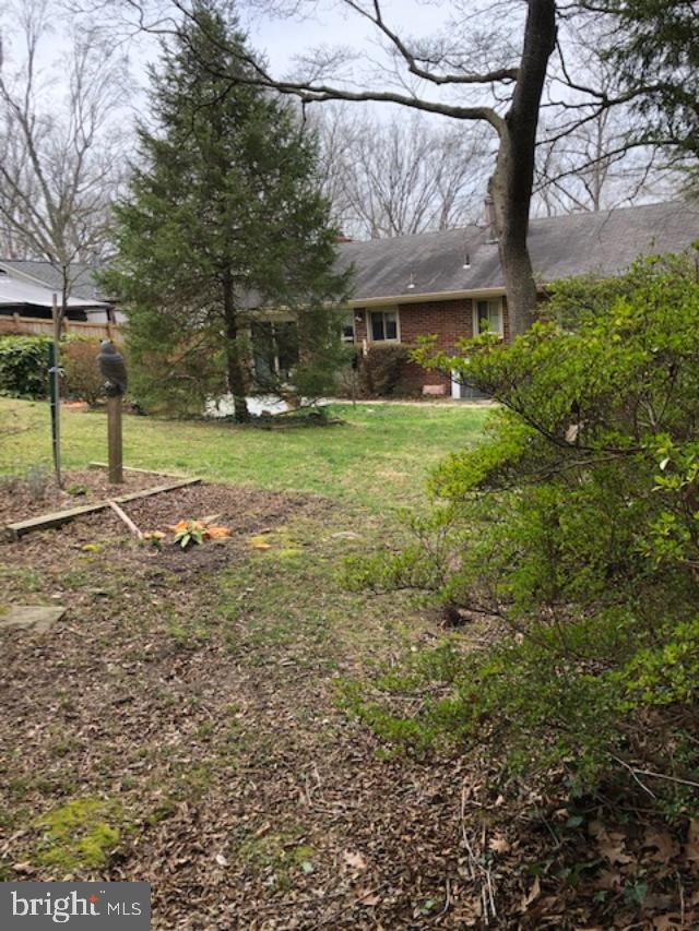 5221 Wyoming Road Bethesda, MD 20816 - Photo 6 of 24 LOVELY LARGE BACKYARD