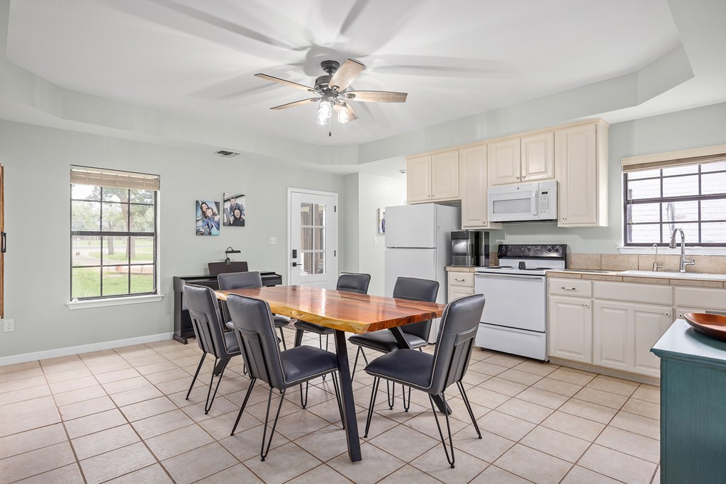 305 Oak Wood Road Kerrville, TX 78028 - Photo 38 of 67