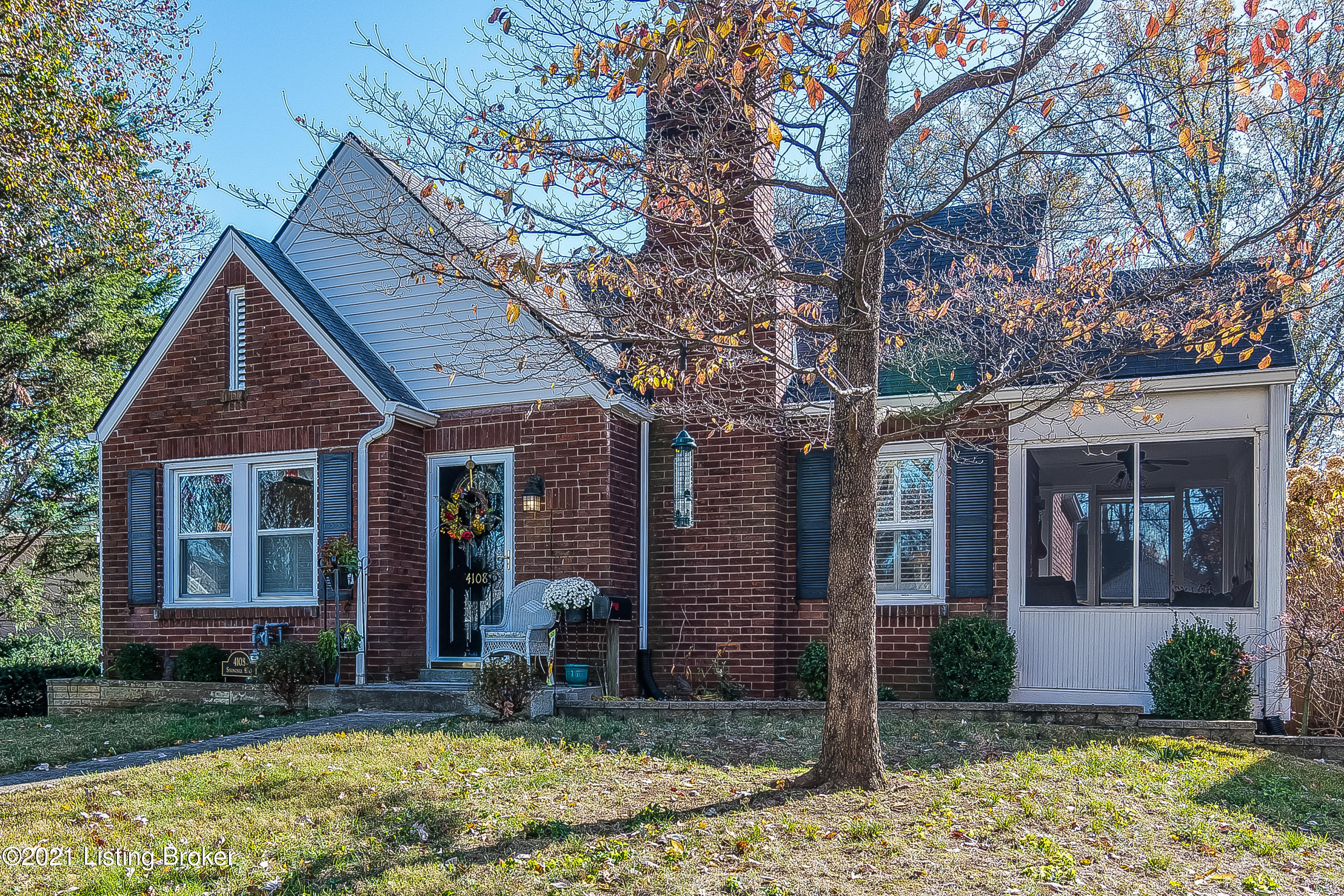 4108 Springhill Road Louisville, KY 40207 - Photo 2 of 31 DSC_2087