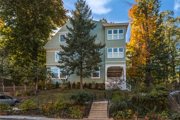 152 Winthrop Road, Unit 1 Brookline, MA 02445 - Photo 1 of 30