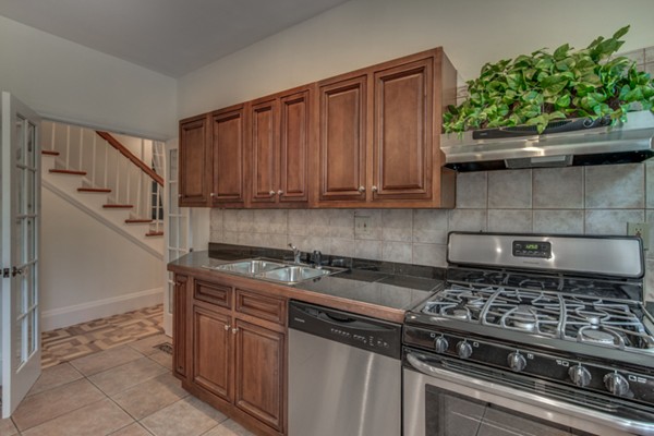 152 Winthrop Road, Unit 1 Brookline, MA 02445 - Photo 23 of 30